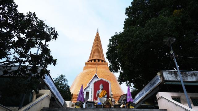 Bangkok Day Tour: Nakhon Pathom Culture Experience | Thailand