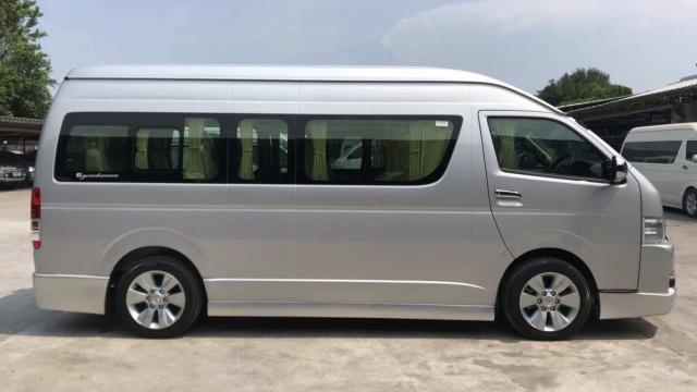 Chartered car in Chiang Mai, Thailand|Customized free travel chartered car service|City of Chiang Mai, Doi Inthanon National Park, Doi Suthep Temple, White Temple, Black Temple, Mae Kampong one-day tour/multi-day tour