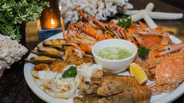 Bangkok Copper Aquarium Restaurant All-You-Can-Eat Seafood Buffet