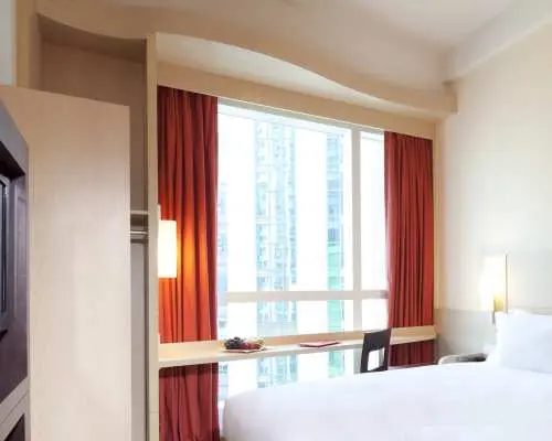 IBIS HONG KONG CENTRAL & SHEUNG WAN ｜KKday Staycation Package｜City/ Harbour view room stay ｜Buffet breakfast