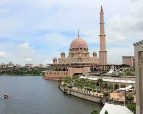 Kuala Lumpur Putrajaya & Blue Tier & Firefly Night View Tour