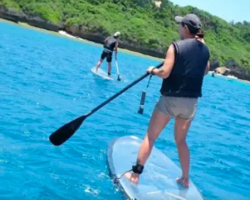 【沖縄・瀬底島】クリアSUP体験♪　めざましテレビに紹介されました♪　足元に広がるエメラルドグリーンの水面散歩を楽しめちゃう♪