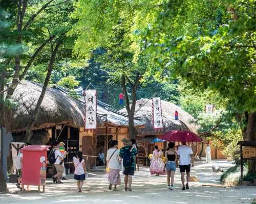 Korean Folk Village & Suwon Hwaseong One-Day Tour Departing from Seoul (EG Tour)
