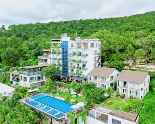 【越南免簽旅行】富國島6天5夜行程，含機票、住宿和Vinpearl Safari門票 | 港越捷直飛往返機票（VJ985 + VJ986）| Tom Hill精品度假酒店和VinHoliday Fiesta酒店（含免費來回機場接送和住宿之間的交通）