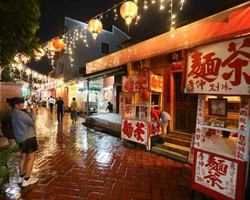 [Private charter car for one day] Lukang Old Street｜Travel with you｜Gaomei Wetland｜Longshan Temple, a national historic site｜Glass Mazu Temple