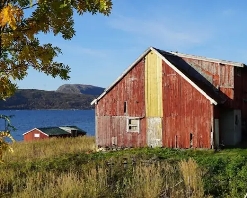 ทัวร์ฟยอร์ดส่วนตัวจากทรอมโซด้วยรถยนต์ TeslaX