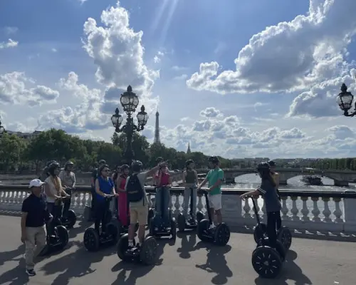 Tour xe điện tự cân bằng khám phá Paris với vé du thuyền miễn phí