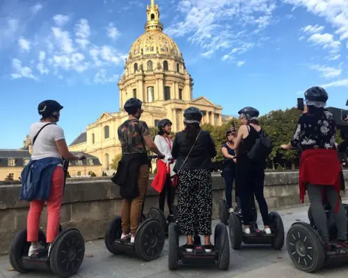 Tour xe điện tự cân bằng khám phá Paris với vé du thuyền miễn phí