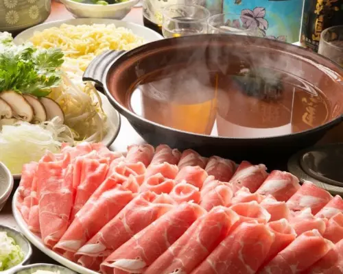 东京、田町/三田| 海鲜Marunomi Wakkanai Bokujou（丸呑稚内牧场 田町店）|仅座位预订