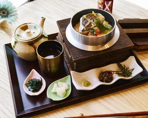 Shinjuku Gyoen, Tokyo | Ochazuke Gyoen Chaya Zuzu（御苑茶屋ZUZU 新宿御苑前店）| Seat Reservation Only