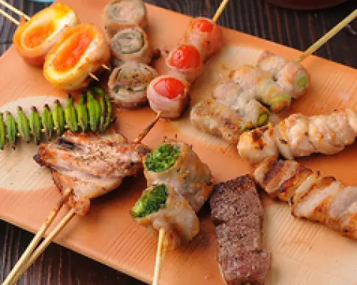 东京新宿| 锅物Private rooms Izakaya Premium Wagyu Niku Nabe & Tokusen Niku Zushi Nikuraku（个室居酒屋 プレミアム和牛肉锅＆特选肉寿司 にく楽 新宿本店）|仅座位预订