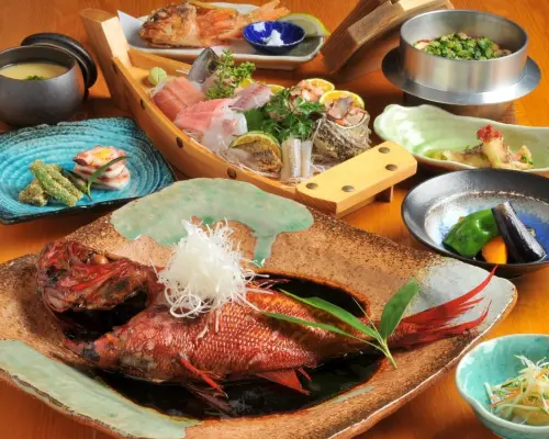 东京新桥/汐留 | 烤鸡仅座位预定居酒屋伊势虾到黑毛和牛调风亭（包间居酒屋伊势龙虾和黑毛和牛潮风亭新桥店）|