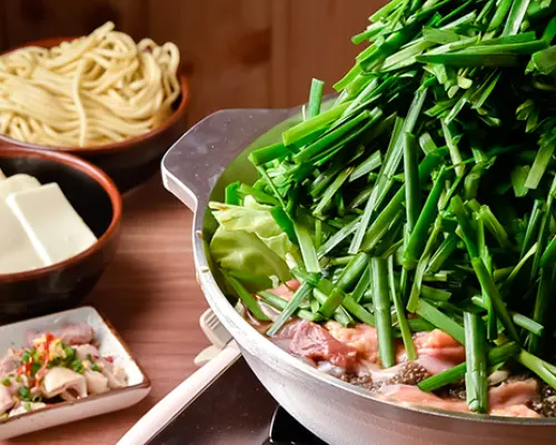 Tenjin, Fukuoka Prefecture | Izakaya Ganso Motsu-nabe Rakutenchi（元祖もつ鍋楽天地 天神本店）| Seat Reservation Only