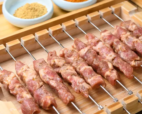 오사카시 니시나리구 | 이자카야 쿠시야키 소후즈 히츠지니쿠 쿠시(작은 고추와 양꼬치 꼬치) | 좌석 예약 전용