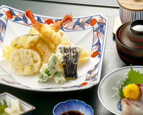 จังหวัดทตโตริ โยนาโกะ, ซาไกมินาโตะ, ฮิโยชิสุ |. อาหารญี่ปุ่นอิซา เฉพาะจองที่นั่งเท่านั้น ยะ อุนไค |