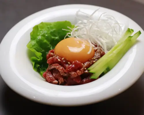 和歌山縣和歌山市 | 檸檬酸 60 分鐘 500 日元 無限暢飲 Temomi Tare 烤肉牛之片部（レモンサワー60分500円飲み放題 手もみたれ焼肉 牛の語りべ） |僅座位預定