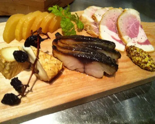 京都府河原町、木屋町、先鬥町 |酒吧Smoked & Grill Lotus（スモーク＆グリル ロータス）|僅座位預訂