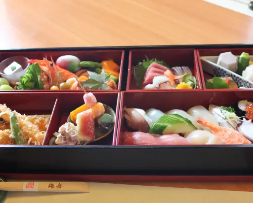 จังหวัดชิสึโอกะ Kikugawa, Omaezaki, Makinohara |. ปลา Kappou Kaishuu（割烹 海舟） |