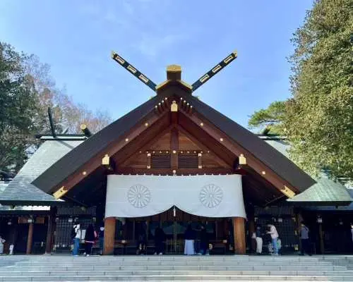 北海道 札幌一日遊 ｜札幌啤酒博物館  白色戀人公園  定山溪溫泉 頭大佛殿  海鮮市場｜中英文導遊
