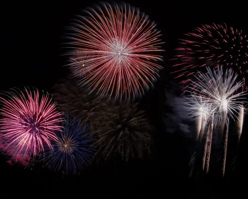 Hokkaido Summer Festival & Fireworks Festival Experience | Shizuuchi River Fireworks Festival / Mitsuishi Fishing Port Fireworks Festival | Enjoy the fun of dancing with local culture (Depart from Sapporo)