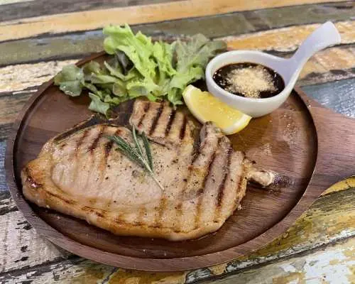 ชั้นลอย Cuisine & Bar | กรุงเทพฯ