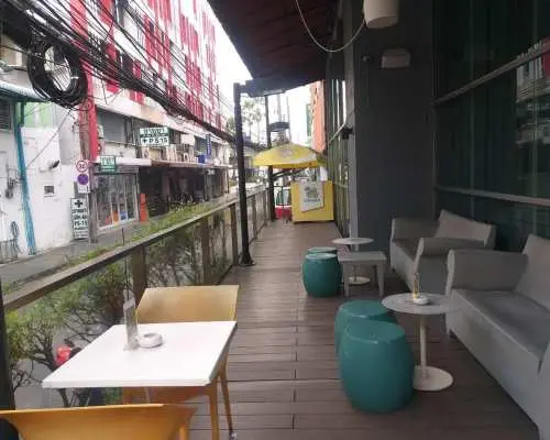 The Terrace Bar at S15 Sukhumvit Hotel | กรุงเทพมหานคร