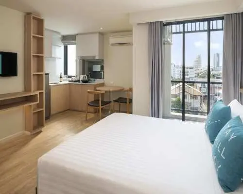 Cross Vibe Bangkok Sukhumvit Staycation | 曼谷
