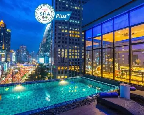 Hotel Clover Asok Staycation | 방콕