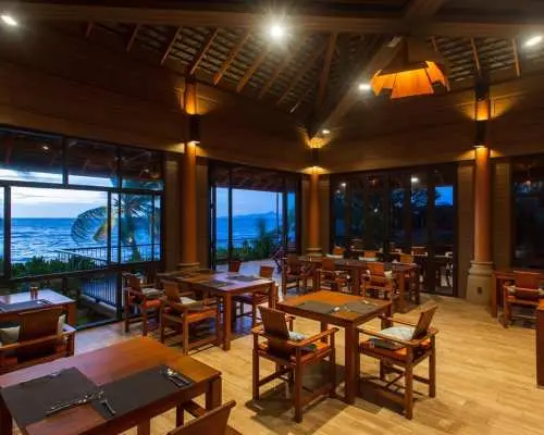 The Bre-Eze Restaurant at Fair House Villas & Spa (Samui)|素叻他尼