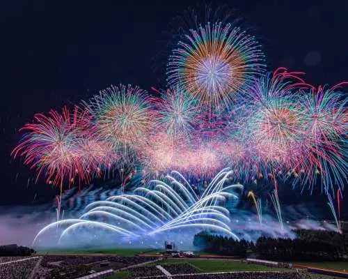 [出團確定│早鳥優惠] 北海道藝術煙火大會2026：此生必看的藝術震撼 ｜含市區來回接送