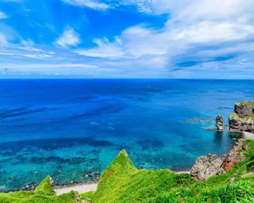シャコタンブルー海岸ツアー：カムイ岬と高級海鮮丼