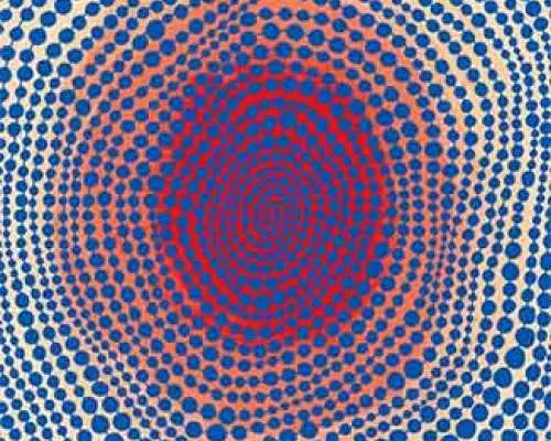 草間彌生「朝の太陽」抽象版画。密集した青い水玉が深紅の中心を取り囲み外側に広がり、魅惑的な錯視効果を生み出す名古屋美術館展覧会作品。