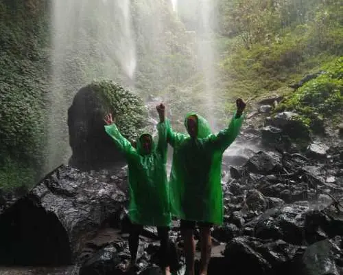 印尼泗水包車一日遊｜Madakaripura Waterfall、布羅莫火山