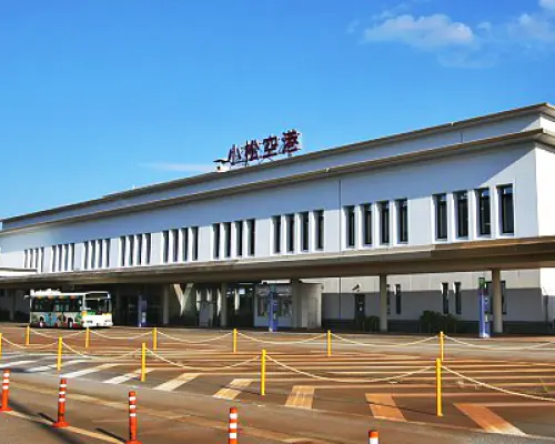 【日本旅遊】冬戀閃亮北陸～冬華競演彩燈、合掌村兼六園、三方五湖纜車、兩晚希爾頓飯店五日