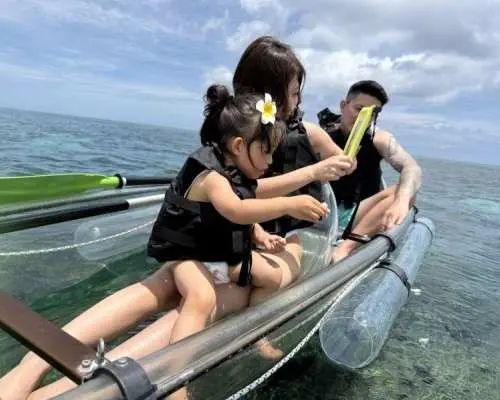 【沖繩縣今歸仁村】1歲以上兒童均可參加！享受清澈見底的海水♪ 清澈的獨木舟體驗 | 歡迎初學者，深受家庭和情侶喜愛 | 可選擇無人機拍攝！