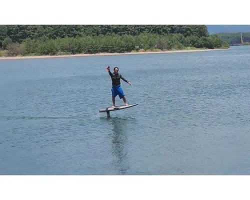[Kagoshima City/Minamisatsuma City] E-FOIL Surfing (11,000 yen per person) 60-minute experience for groups of 3 or more