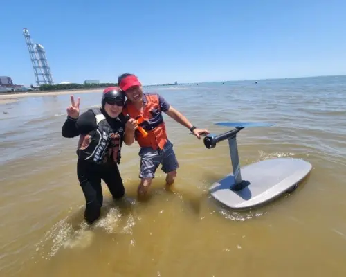 [Kagoshima City/Minamisatsuma City] E-FOIL Surfing (11,000 yen per person) 60-minute experience for groups of 3 or more