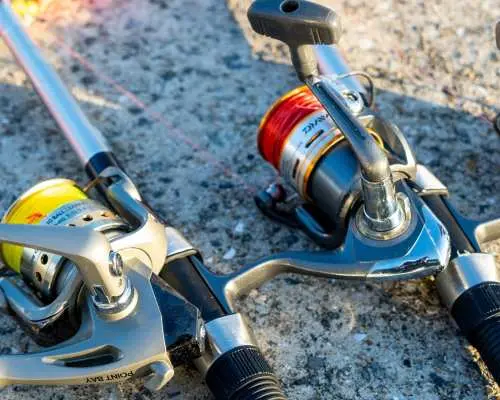 A variety of professional fishing rods and reels provided for the Sasebo, Nagasaki dock fishing experience, ensuring participants can come empty-handed and enjoy easily.