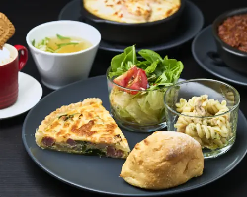 爱知县角尾山本山东山公园 | M+CAFE 酒吧 (M+CAFE) |仅座位预订