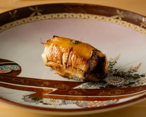 ทาเมอิเกะซันโนะ/คาซุมิงาเซกิ โตเกียว | โทราโนมง ซูชิ เก็น | เฉพาะจองที่นั่งเท่านั้น
