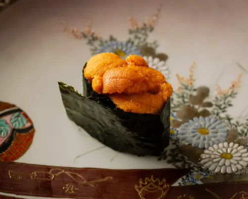 ทาเมอิเกะซันโนะ/คาซุมิงาเซกิ โตเกียว | โทราโนมง ซูชิ เก็น | เฉพาะจองที่นั่งเท่านั้น