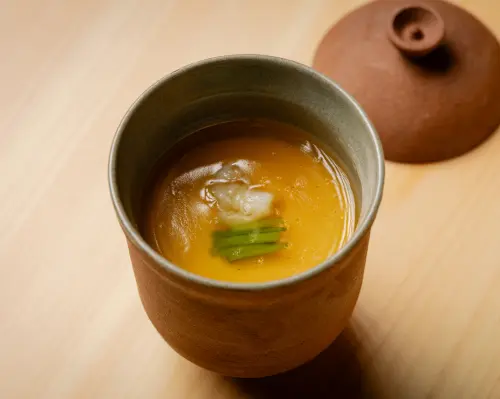 ทาเมอิเกะซันโนะ/คาซุมิงาเซกิ โตเกียว | โทราโนมง ซูชิ เก็น | เฉพาะจองที่นั่งเท่านั้น