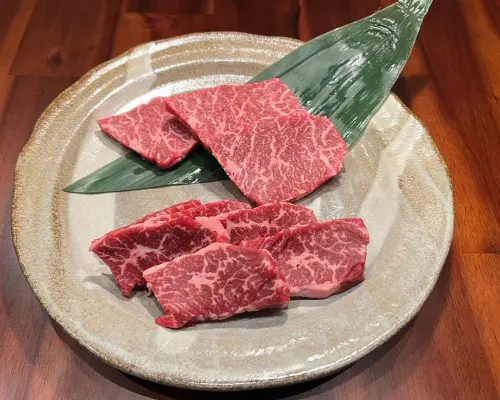 ยกไกจิ จังหวัดมิเอะ | ยากินิกุ Yakiniku Horumon Sasabune (ฮอร์โมนเนื้อย่างซาซาบุเนะ) | เฉพาะจองที่นั่งเท่านั้น