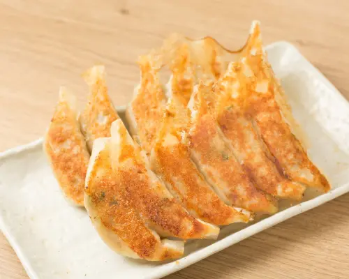 โคคุระ จังหวัดฟุกุโอกะ | เกี๊ยวซ่าปีกไก่ ซาคาบะ ทัคจัง (สาขาฮิเมอิ) | เฉพาะจองที่นั่งเท่านั้น