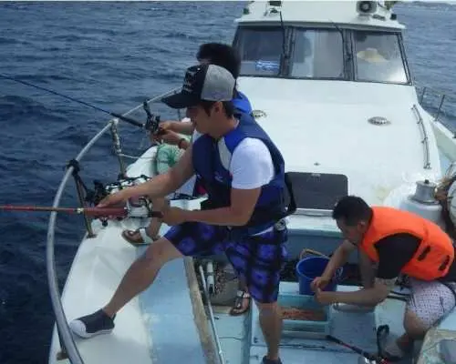 【沖繩北谷】與海野船長一起進行半日船釣【4小時釣魚】