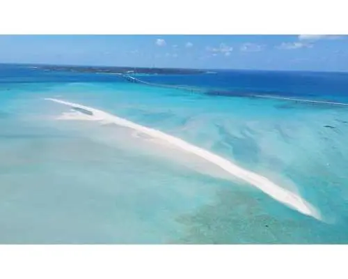 【沖縄・宮古島】ボートで行く【ユニの浜】10分程度のクルージングを楽しみながらの上陸ツアー(ドローン撮影無料)マリーナ発着で乗り降り楽々！