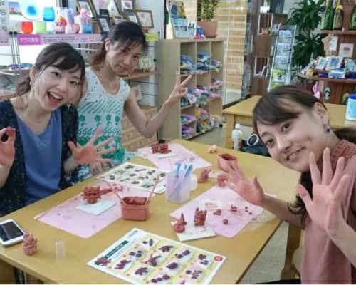 【沖縄・宮古島】沖縄の守り神！！プチシーサー作り体験♪＋1,500円にて絵付け体験セットにアレンジも可能！