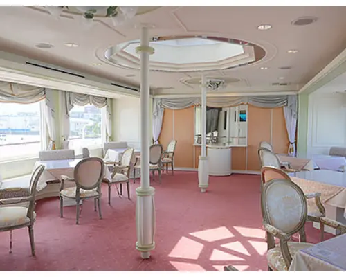 [Okinawa, Miyakojima] ☆ Enjoy dinner and sunset cruising on the prefecture's first underwater observation cruise ship, "Mont Blanc" ♪