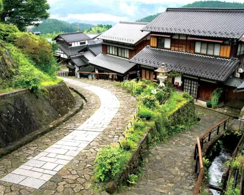 【日本旅遊】KHH雪壁傳奇～立山黑部、合掌村兼六園、黑部峽谷火車、上高地溫泉香六日
