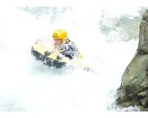 【群馬縣/水上縣】驚險刺激！半日水上速降之旅，能見度極佳，直達水面！ 【諏訪峽谷】